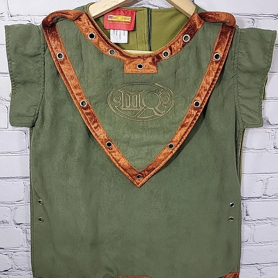 MagiQuest Fantasy Clothes Youth M Tunic W/ Cape Green Faux Suede Cosplay LARP - Image 4 of 4