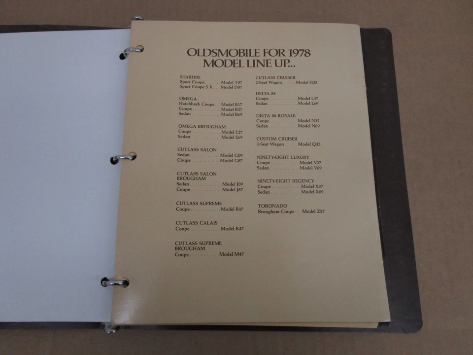 1978 Oldsmobile Dealer Album Advance Sales Handbook Cutlass Toronado 98 data Foto 3 de 4