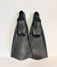 DOLPHIN Size M 6 - 42 Scuba Diving Fins Black Aquatic Snorkeling Swimming