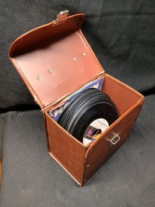 Vintage RECORD CASE for 7" 45 RPM SINGLES brown box vinyl storage carrier 1970s