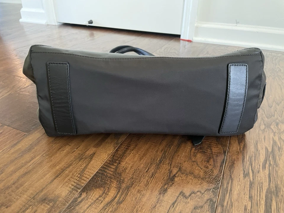 Bolsa tote Cole Haan Zero Grand de náilon - Imagem 4 de 4