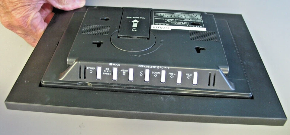 OPTIMUS 7" Digital Photo Frame model 16-664,  never used, Reads xD, SD, MMC & MS - Image 4 of 4