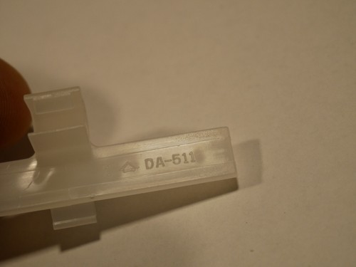 Original Daihatsu 82711-97204-000 KLAMMER - Bild 8 von 8