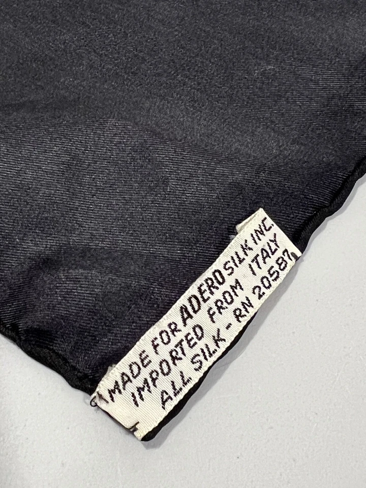 Cuadrante de bolsillo de seda de 4 colores Adero años 80 Italia Foto 2 de 2