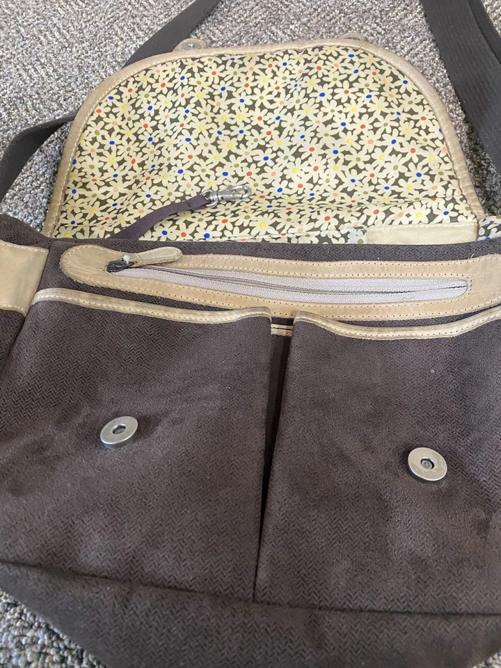 Bolso Bandolera Sherpani Trevina Marrón Y Naranja Bolsillos Integrados Botella De Agua Foto 3 de 4