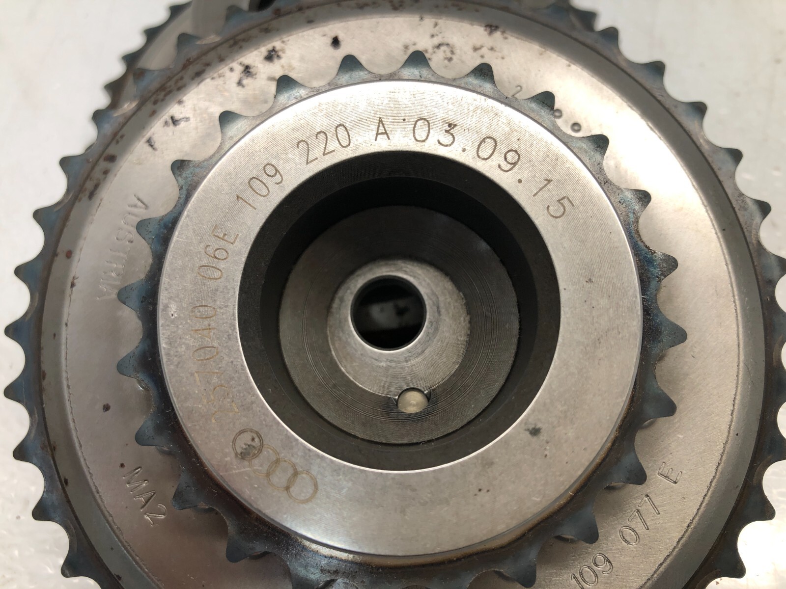 2014-2018 BENTLEY FLYING SPUR 4.0L V8 ENGINE TIMING CHAIN GEAR SPROCKET OEM