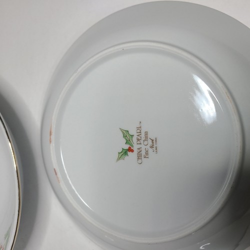 China Pearl Noel Soup Bowls 7 1/2" Set of 4 - Picture 4 of 5