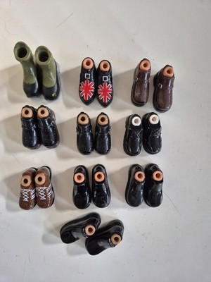   BRATZ    10  Paar BRATZ Schuhe / Füsse      