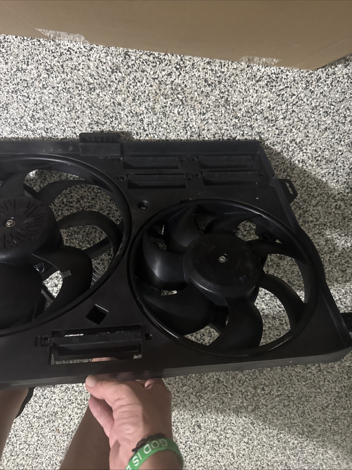 New Aston Martin DB9 Late 2008-2009 Engine  Cooling Radiator Fan Assembly OEM