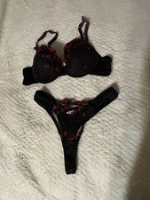 VTG Beautiful Black Satin Bra With Roses And Panties Set Size L