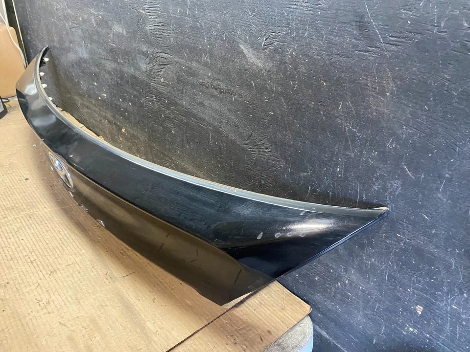 2009 to 2012 Toyota Venza Rear Hatch Tailgate Trim Molding Oem R2215 DG - Image 2 of 4