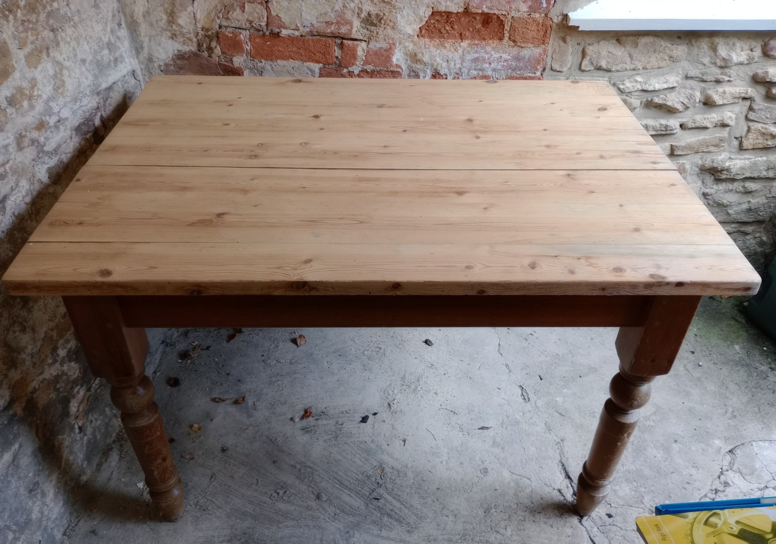 VINTAGE RUSTIC SOLID PINE KITCHEN DINING TABLE