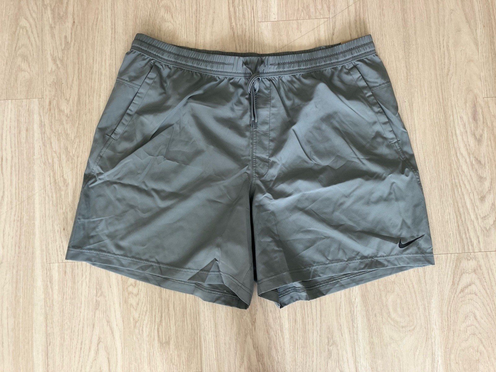 Nike Form Dri-FIT 7" Unlined Versatile Grey Shorts Mens XXL