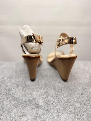 Kate Spade Damenschuhe Größe 6,5 M Keilsandalen offene Zehenpartie Schnallenabsatz metallic - Bild 3 von 7
