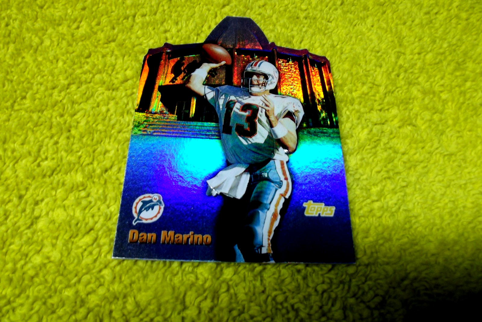 1997 Topps DAN MARINO HALL BOUND REFRACTOR DIE CUT HOLO HB13 RARE INSERT