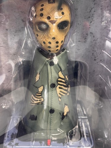 Friday the 13th Jason Voorhees 15" Mega Action Figure with Sound Mezco Toyz NEW - Picture 5 of 7