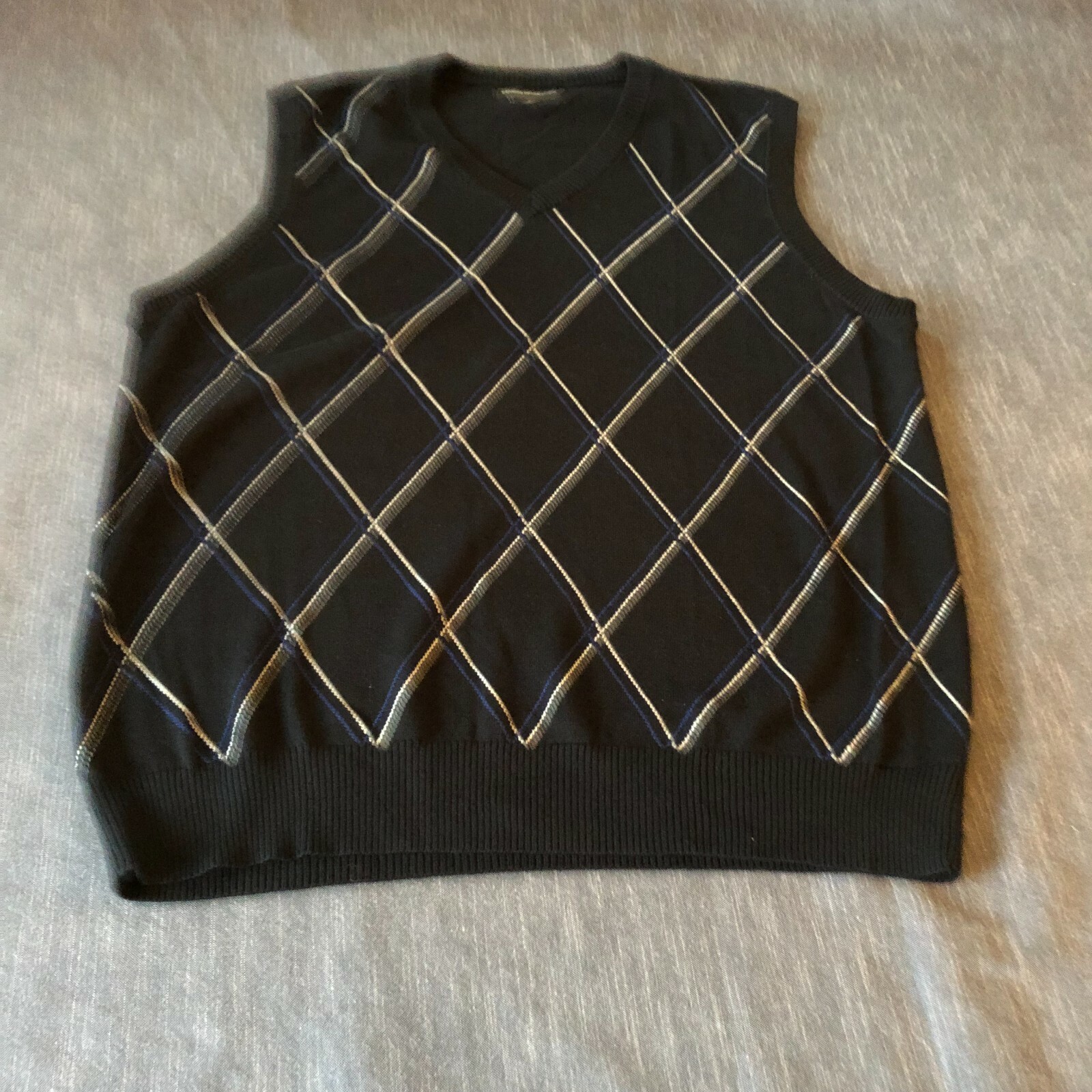 Express design studio black diamond pattern sweat… - image 1