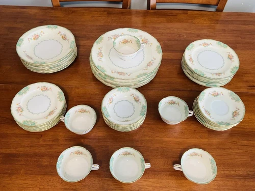 6 Place Setting Vintage Noritake M China Gold Border Floral Spray.