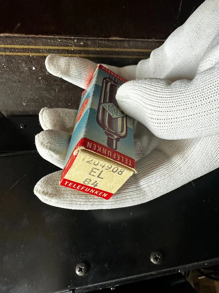 Nuevo en caja Telefunken EL84 = 6BQ5 Amplificador de Potencia Tubo Alemania Foto 2 de 4