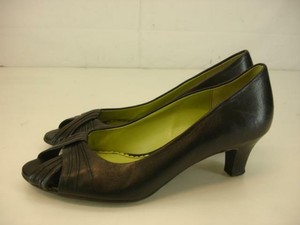 naturalizer black pumps