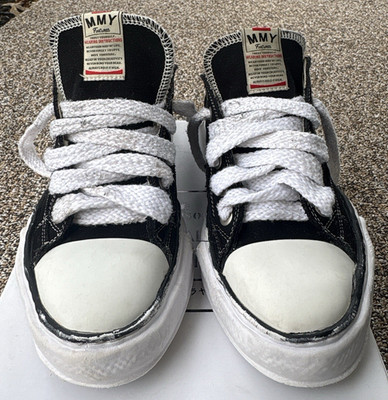 MMY Men s US 11 Black/White Canvas Low Top Lace-Up Sneakers Rubber Sole