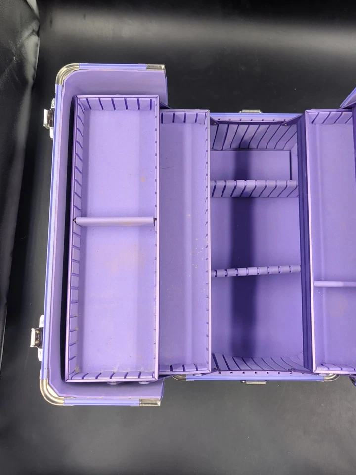 Estuche de Maquillaje Sephora Profesional Púrpura Metro Tren de Viaje Estuche Rígido Cosméticos Foto 3 de 4