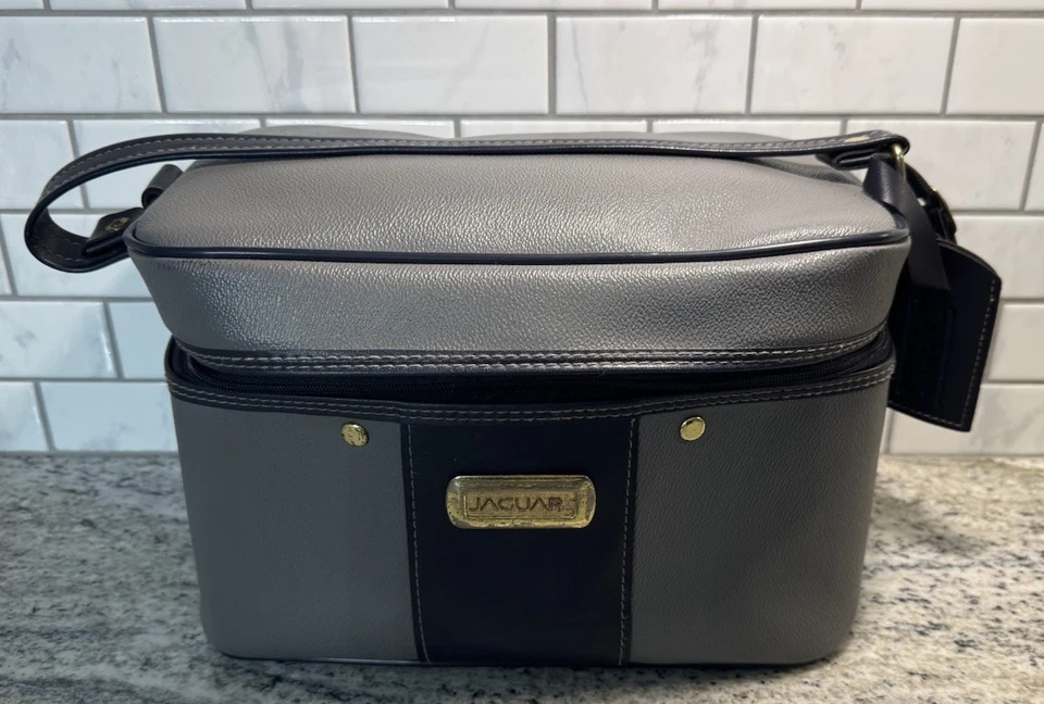 Estuche de tren JAGUAR de colección bolsa de accesorios cosméticos para pasar la noche gris y azul Foto 2 de 4