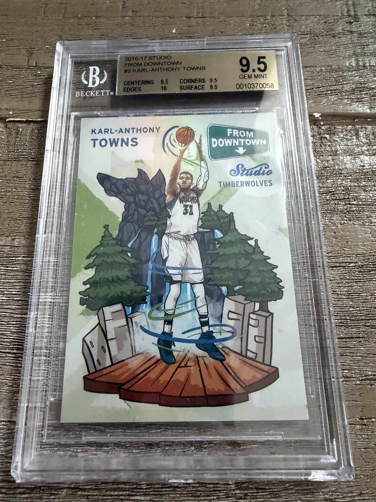2016-17 Panini Studio Karl-Anthony Towns From Downtown Case Hit SSP BGS 9.5