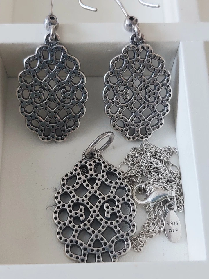 Genuino Pandora Circonita cúbica Brillante Encaje Colgante, Pendientes, Collar 45cm 390358CZ Conjunto Foto 3 de 3