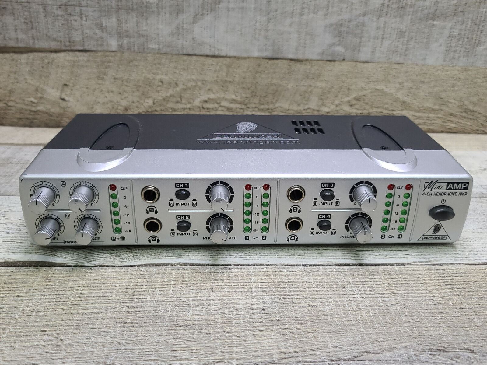 Behringer MiniAmp AMP800 4Channel Stereo Headphone Amplifier NO Power