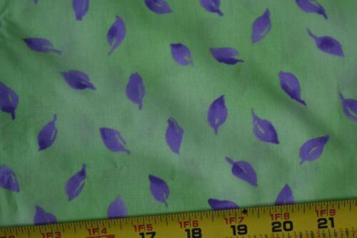 By 1/2 Yd, Lavender Leaves on Green Quilt Cotton, Concord/Kesslers, P1576