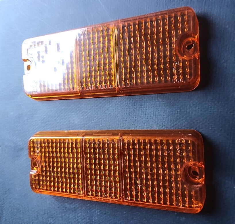 Genuine Stanley , Mazda B1600 B1800 Pickup UTE Turn Signal Light