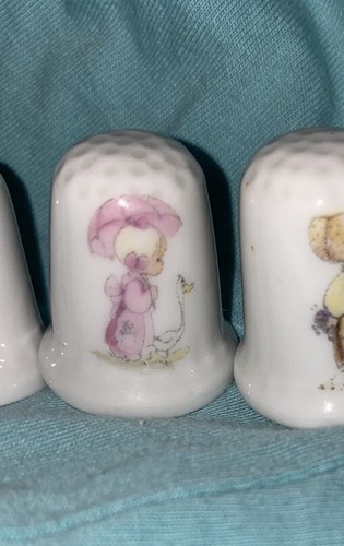 Vintage PRECIOUS MOMENTS Girl Duck Goose Umbrella Thimble - Picture 3 of 9
