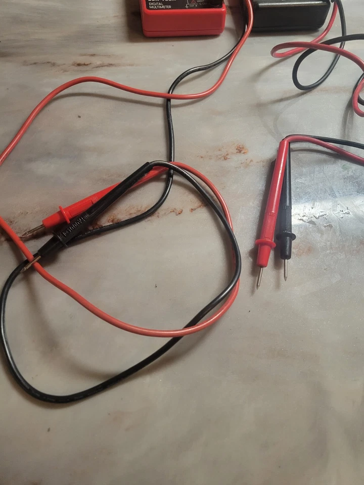 GB INSTRUMENTS, y Cen Tech paquete de dos medidores múltiples Foto 3 de 3