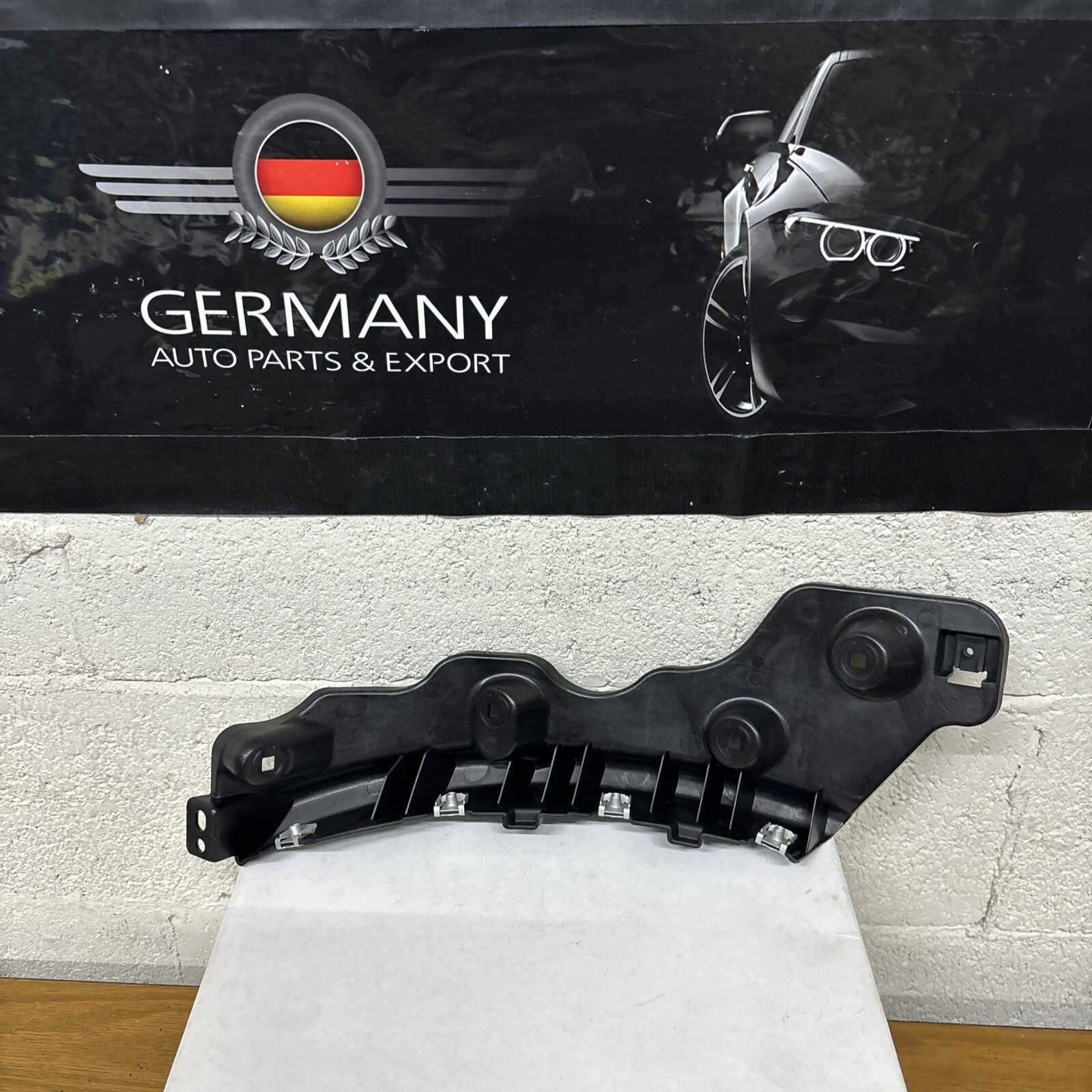 New Genuine Bentley Continental Bumper Guide Bracket 3SD807701C Item# 765