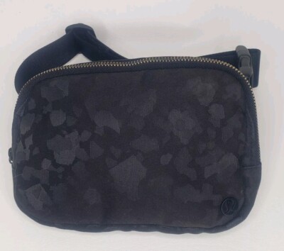 Lululemon Everywhere Belt Bag OG Fragment Camo Jacquard Black Deep Coal Travel | eBay Lululemon Everywhere Belt Bag OG Fragment Camo Jacquard Black Deep Coal Travel | eBay