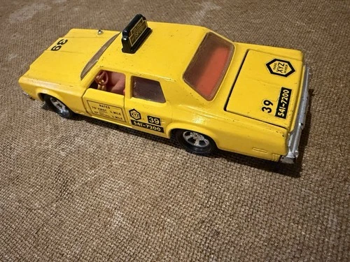 Matchbox Plymouth Gran Fury RARE Taxi Cab Yellow Car Vintage Toy