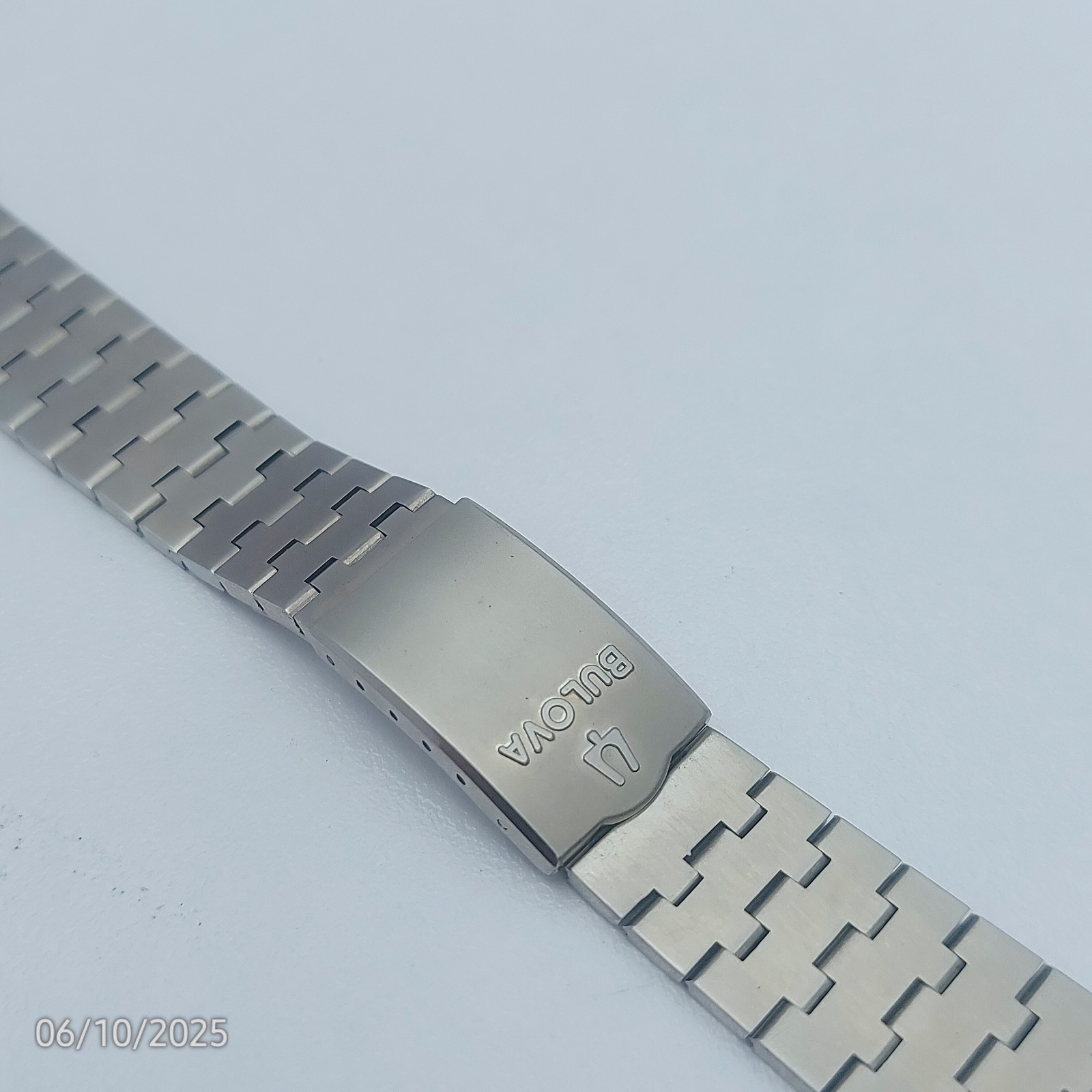 Bulova Made Steel 20mm NOS Mens Swiss Watch Solid All Links Bracelet Vintage - vintagewatches.pk
