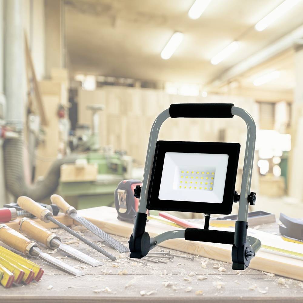 Projecteur de chantier LED 2190 lm puissant avec support orientable