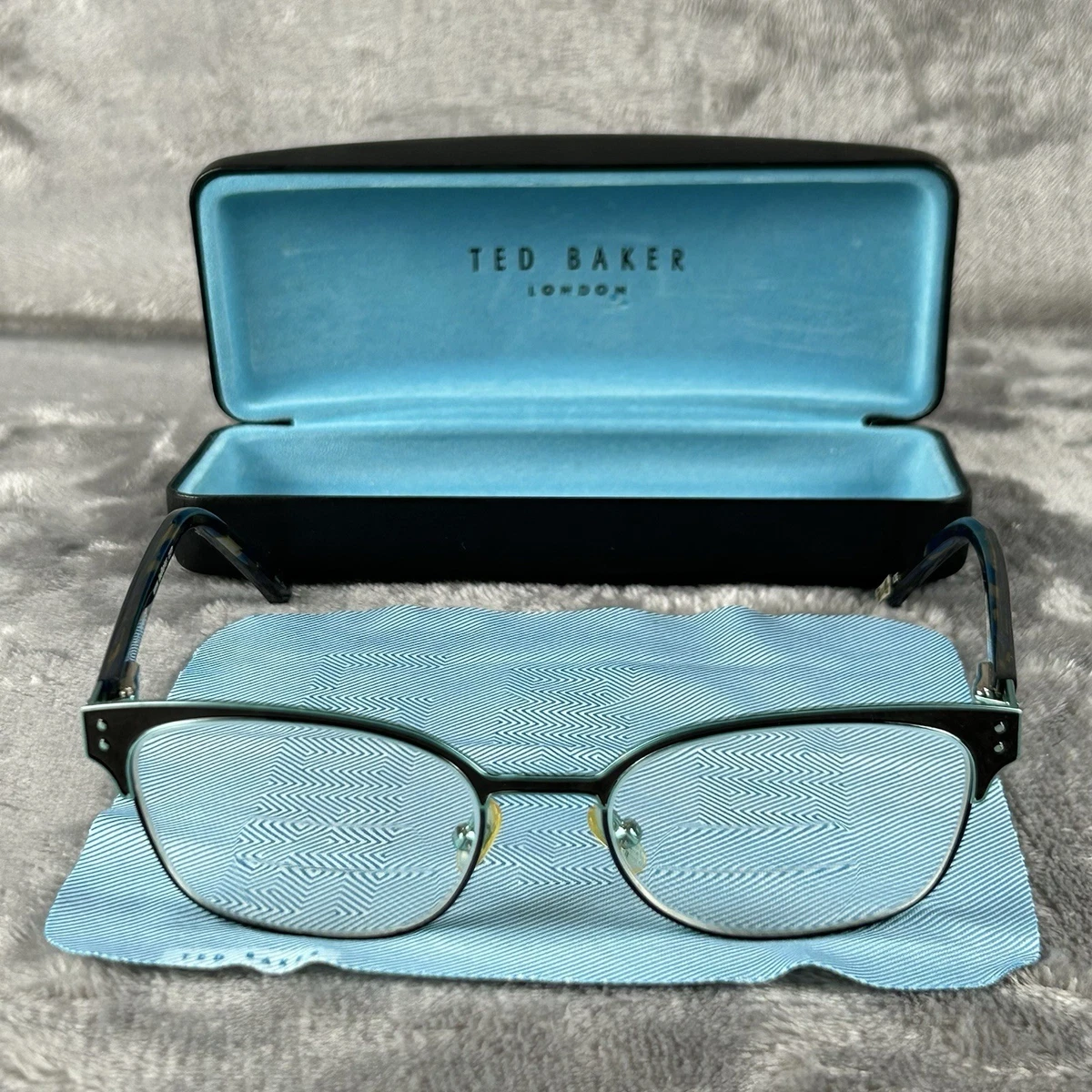 NWT Ted Baker sunglasses w blue/black trim Ted Baker Sunglasses - TB1653-949 – Trovelle main image 3