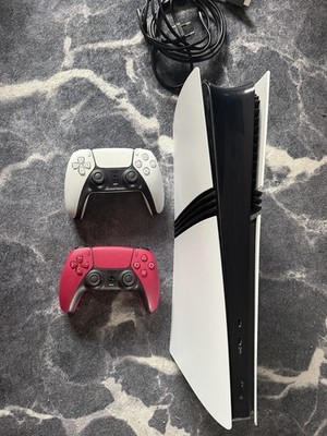 Sony PlayStation 5 Pro   mit 2 Controllern & Kabeln | Sehr guter Zustand