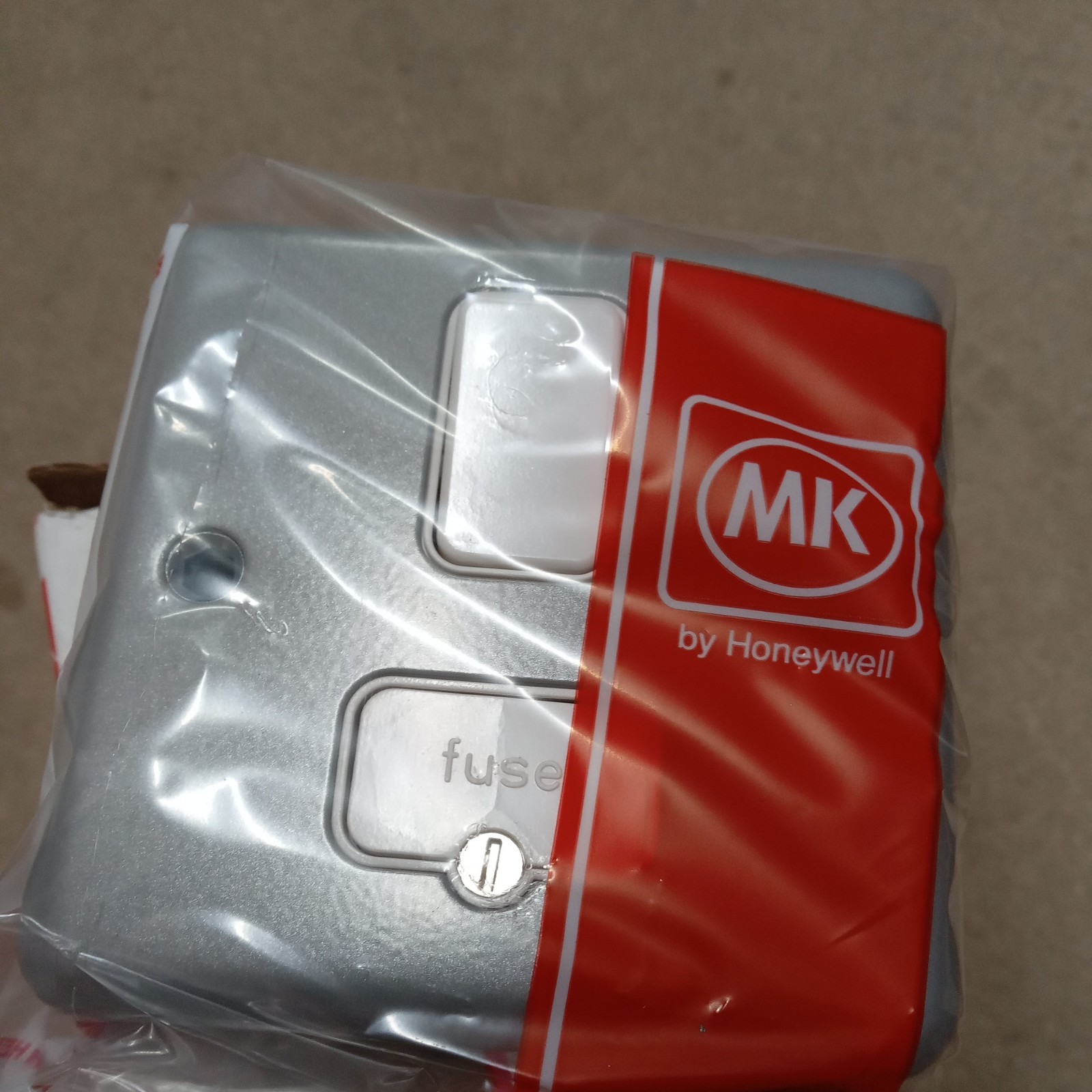 5- MK honeywell Metalclad Plus K942 ALM 13A DP Switch Connection Unit