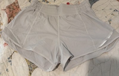Lululemon Hotty Hot High-Rise Lined Short 2.5'' - White / Size 4