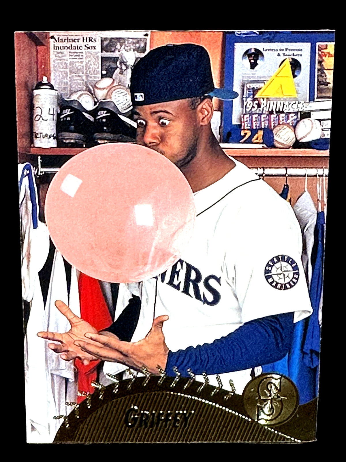 Ken Griffey JR. 1995 Pinnacle Iconic Bubble Gum Card #128 Seattle Mariners L2