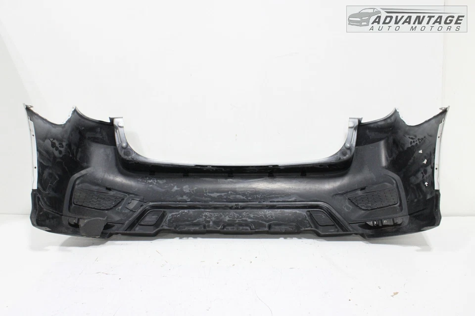 Cubierta y reflector parachoques trasero deportivo MITSUBISHI OUTLANDER 2020-2021 OEM Foto 4 de 4