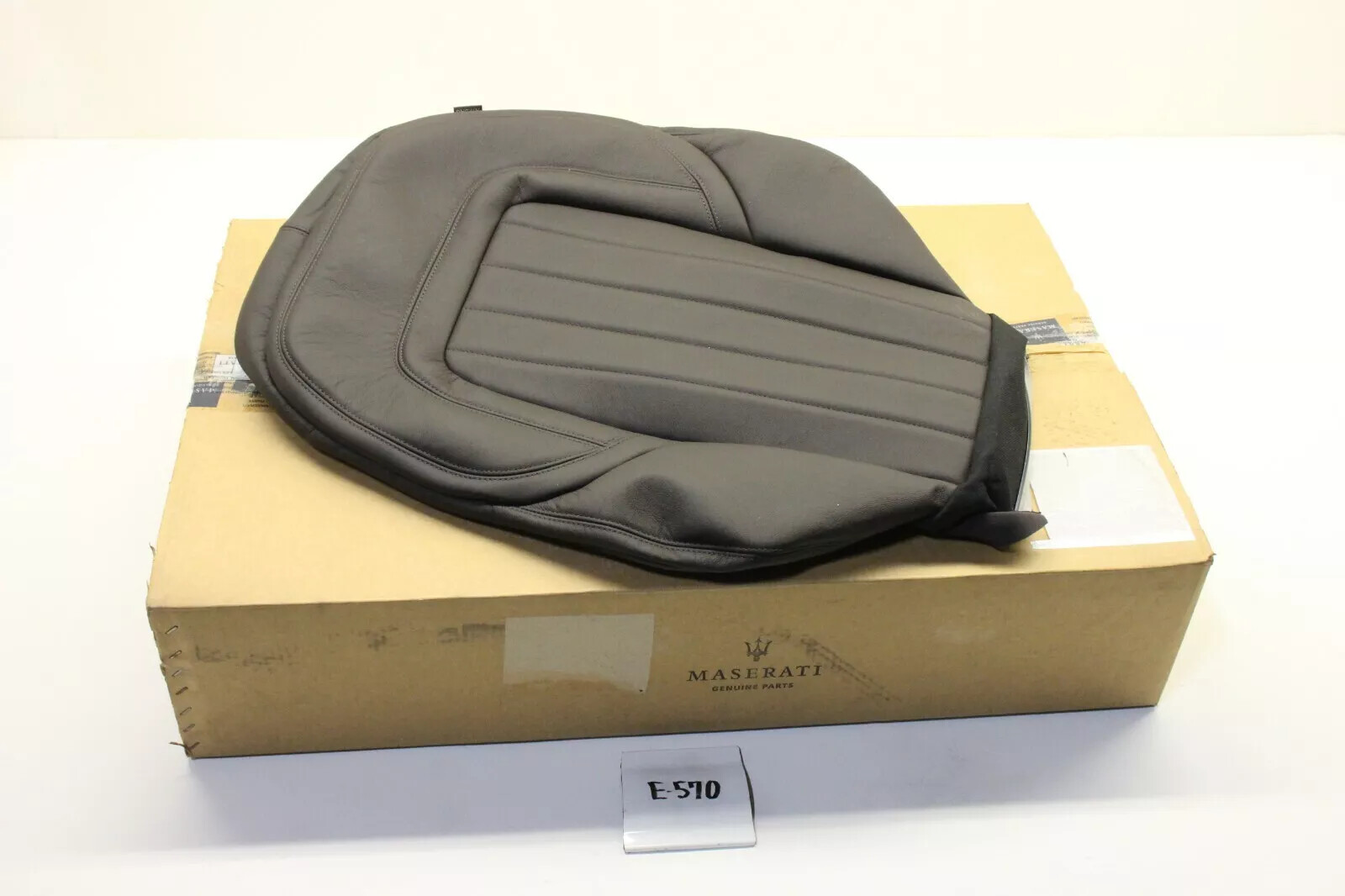 New OEM Genuine Maserati LH Upper Seat Cover 2013-2016 Quattroporte 673003427
