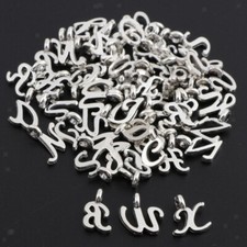 52pcs lettere dell'alfabeto pendenti con ciondoli per collana fai da te