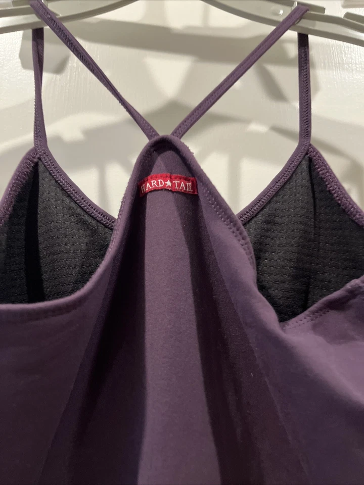 Sujetador Hard Tail Forever Tank Top Berenjena Púrpura Pequeño con Estante Usado en Excelente Condición Foto 4 de 4