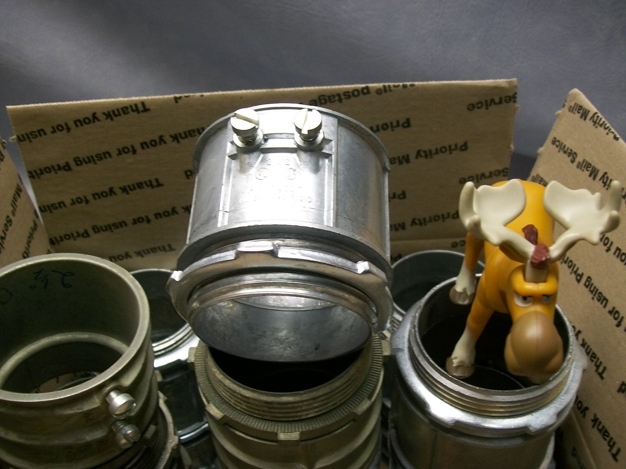 Arlington 21/2" EMT Set Screw Connectors with Nut Lot of 16 eBay