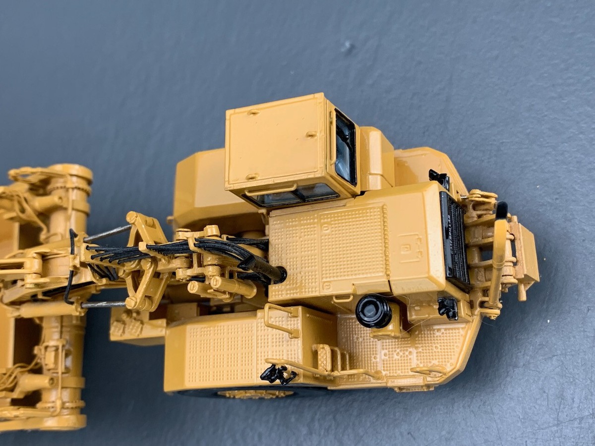 1:87 Classic Construction Models Brass Cat 657G Scraper w/Push